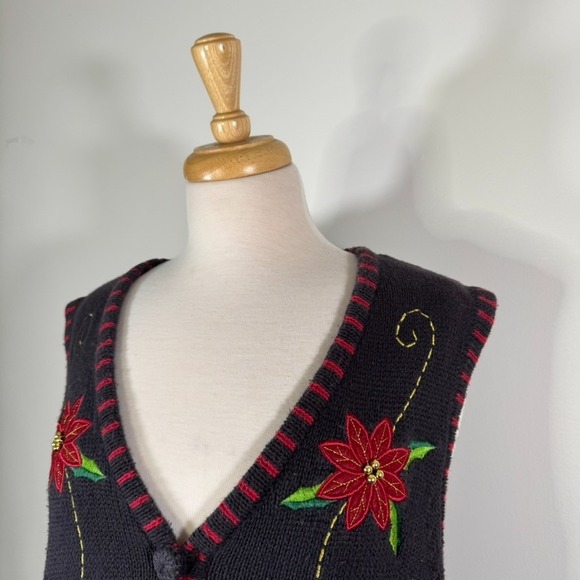 Holiday Editions Poinsettia Floral Vest Size XL Christmas Ugly Sweater Button Up - Picture 4 of 6